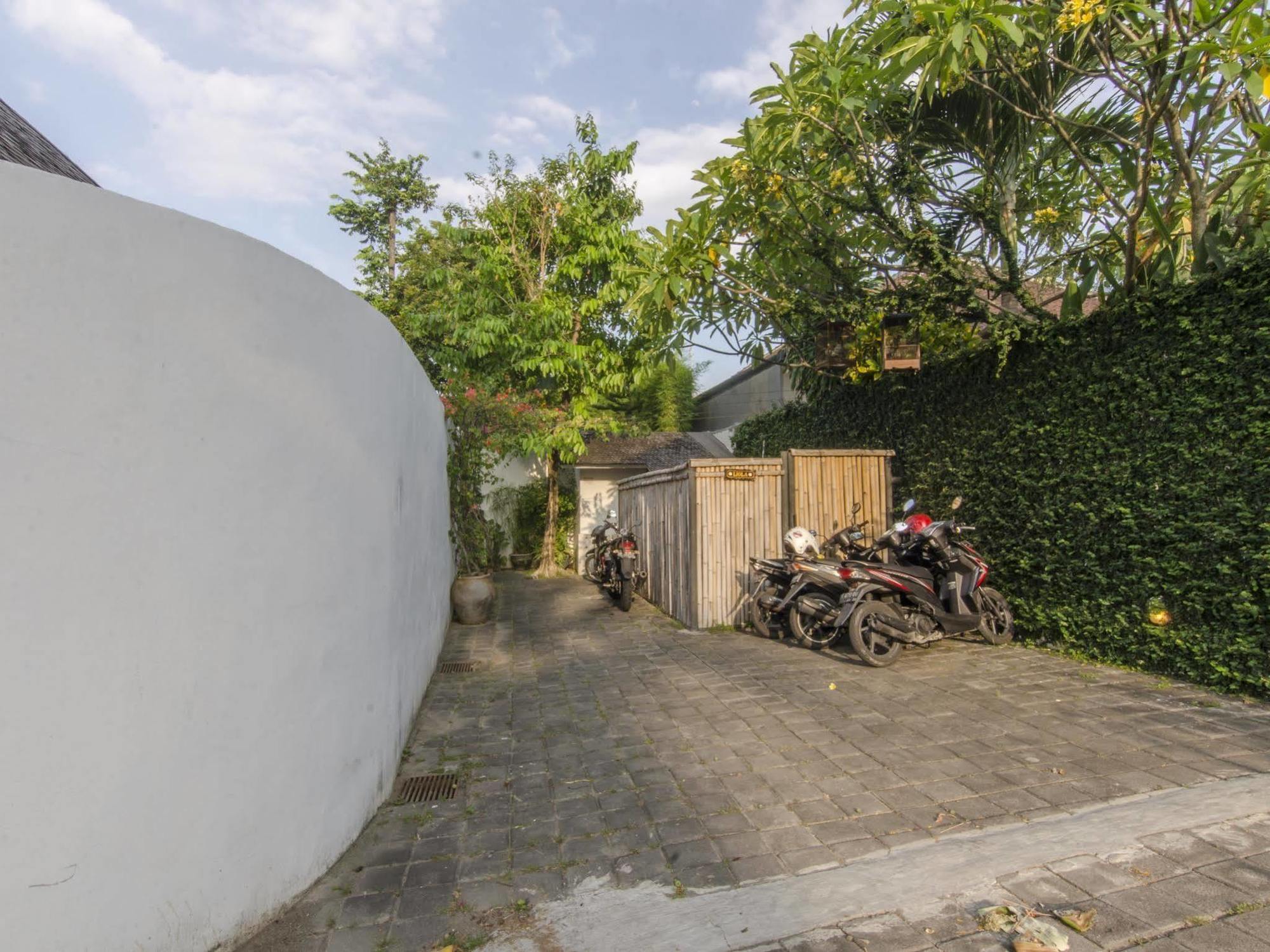 Villa Liola By Exotiq Villa Holidays Seminyak  Exterior photo